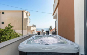 Lovely Apartment In Duboka With House Sea View